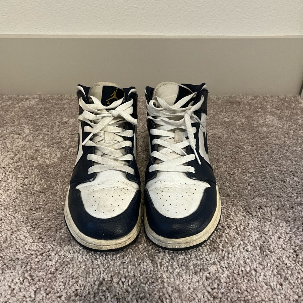 Air Jordan 1s Mid